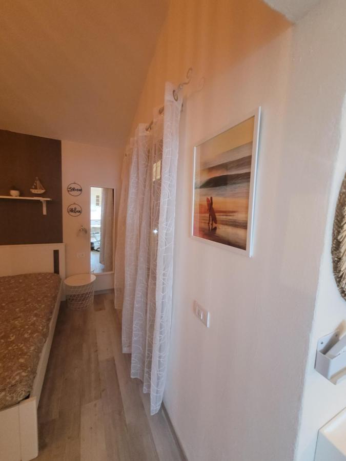 Apartmán Surf House Mirice Vignola Mare Exteriér fotografie